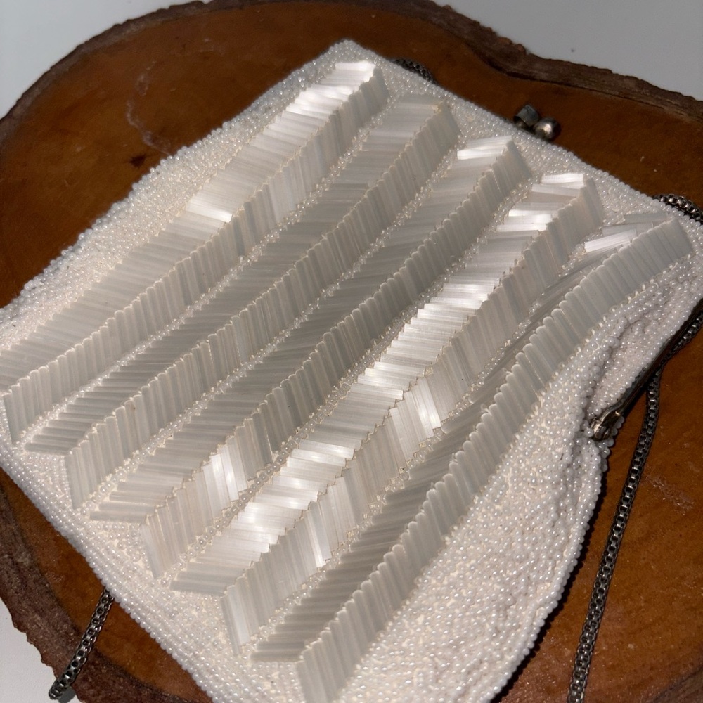 Vintage pearly white beaded purse/wallet